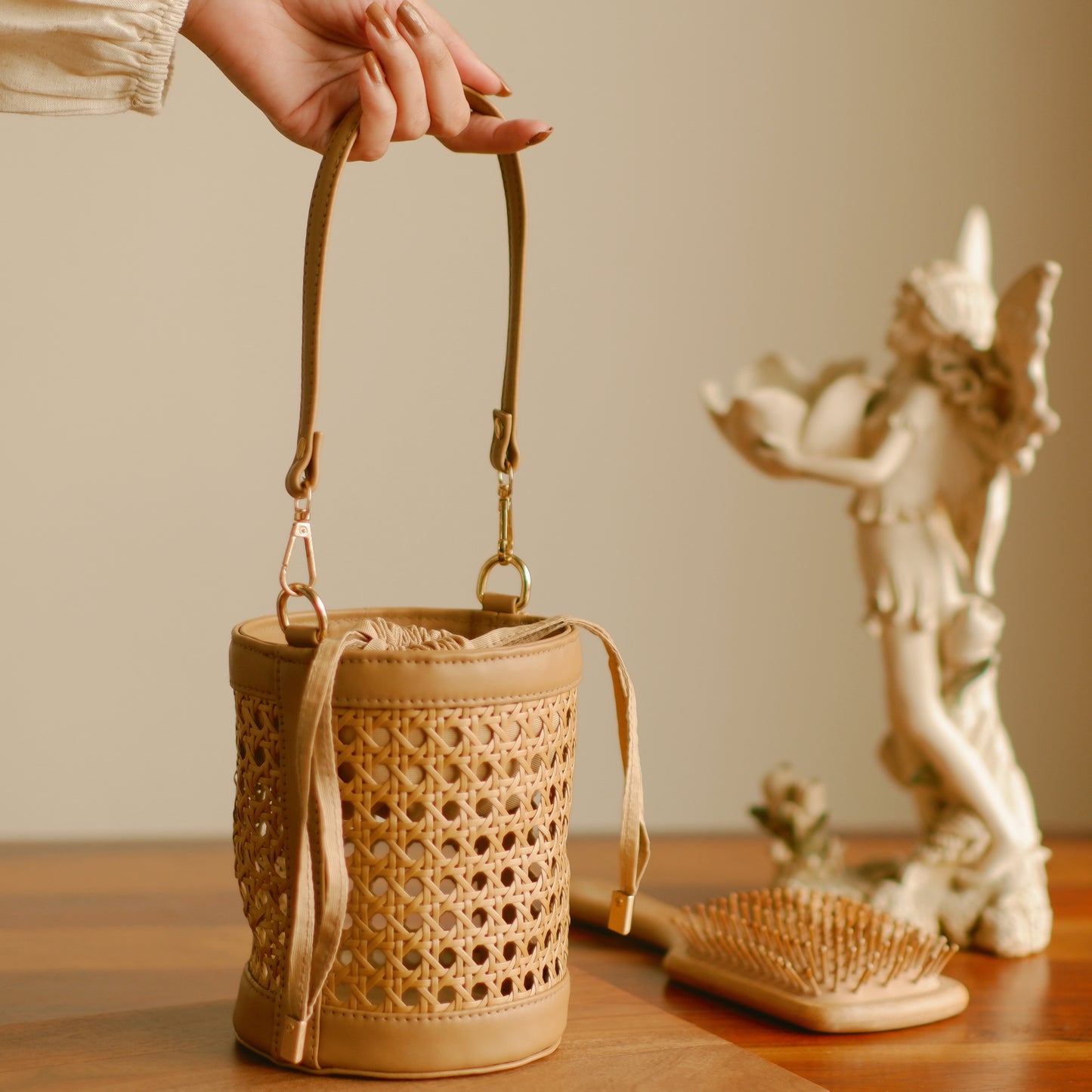 Rattan Weave Bucket Bag - Nude