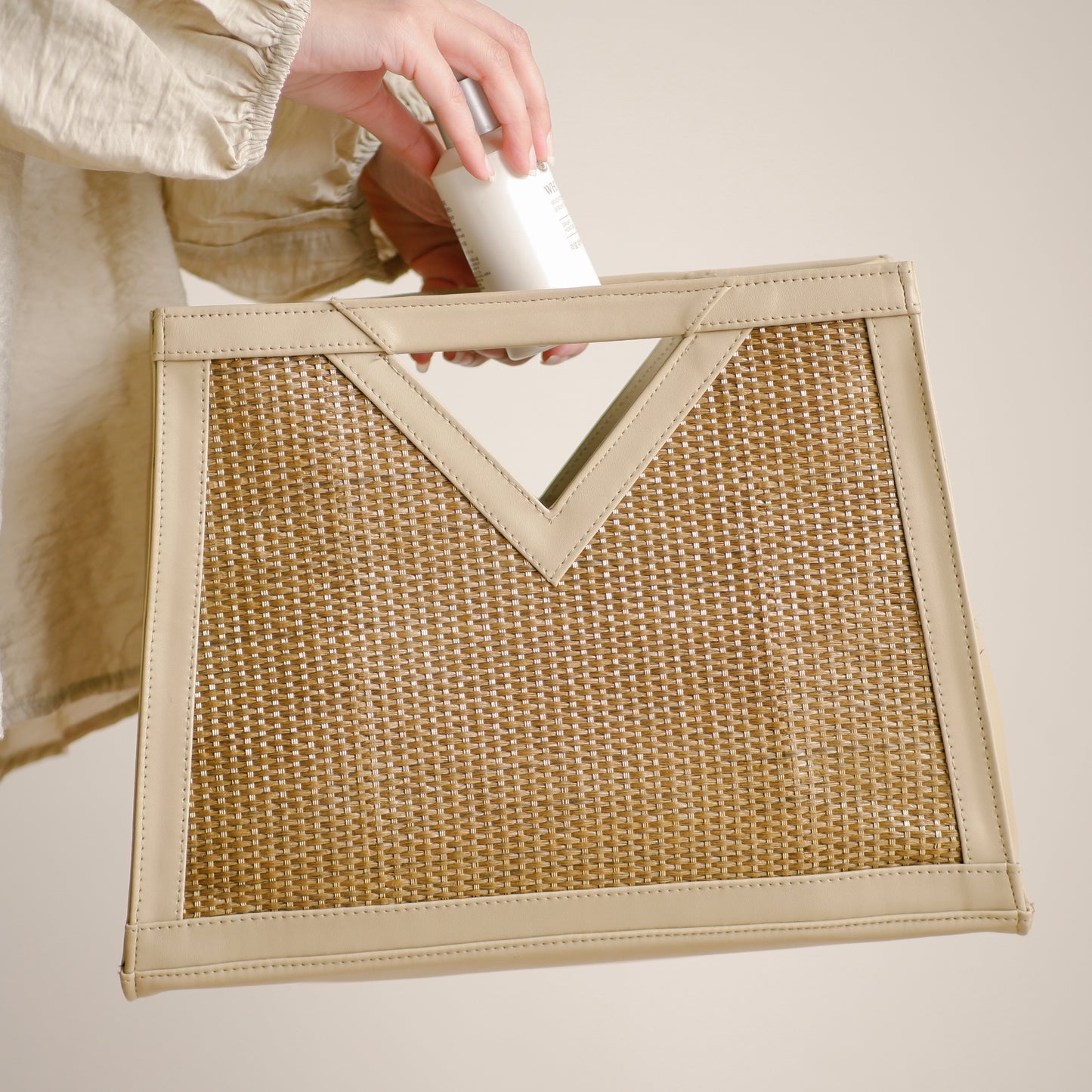Alabaster Woven Sling/ Tote