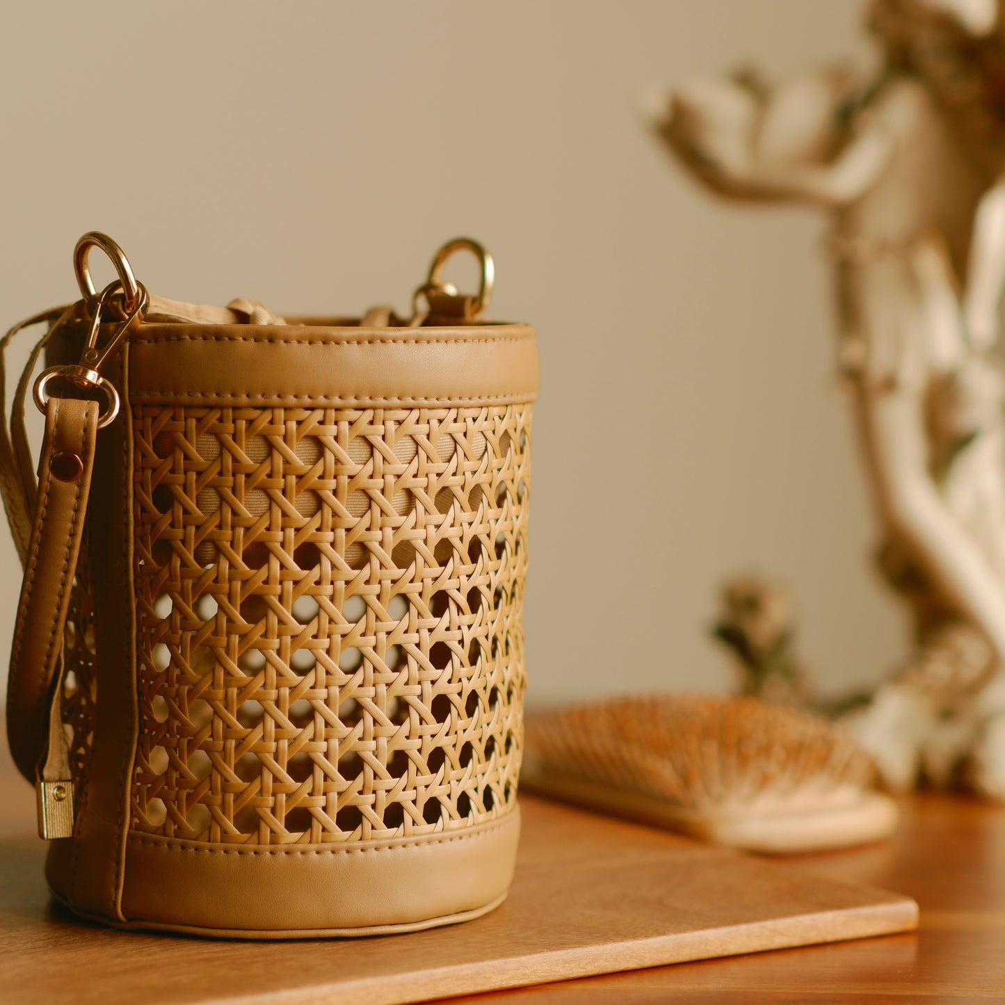 Rattan Weave Bucket Bag - Nude