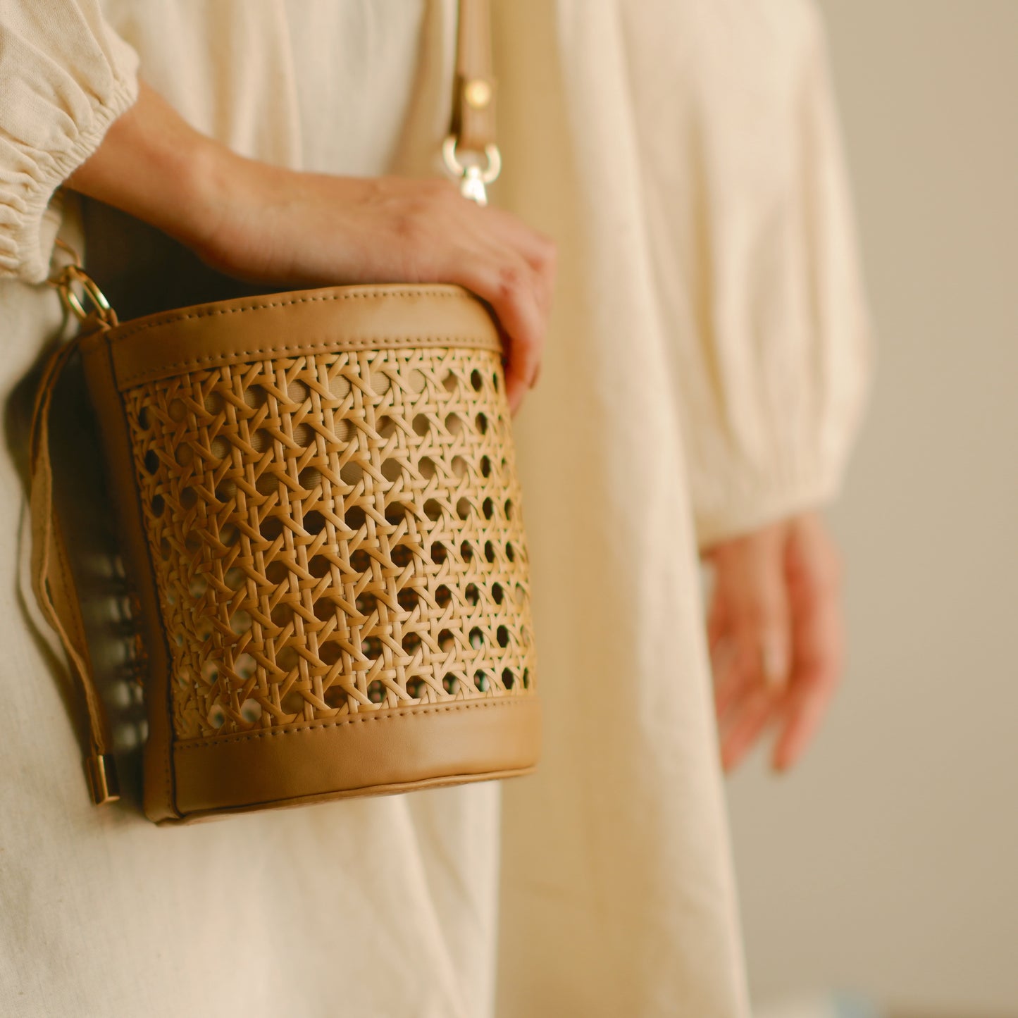 Rattan Weave Bucket Bag - Nude