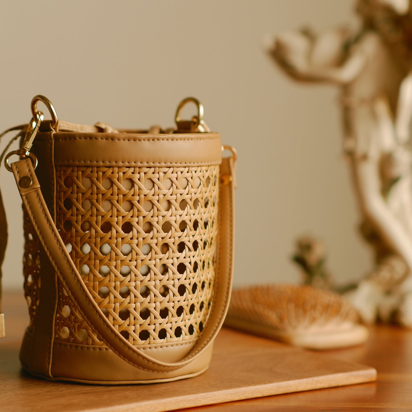 Rattan Weave Bucket Bag - Nude