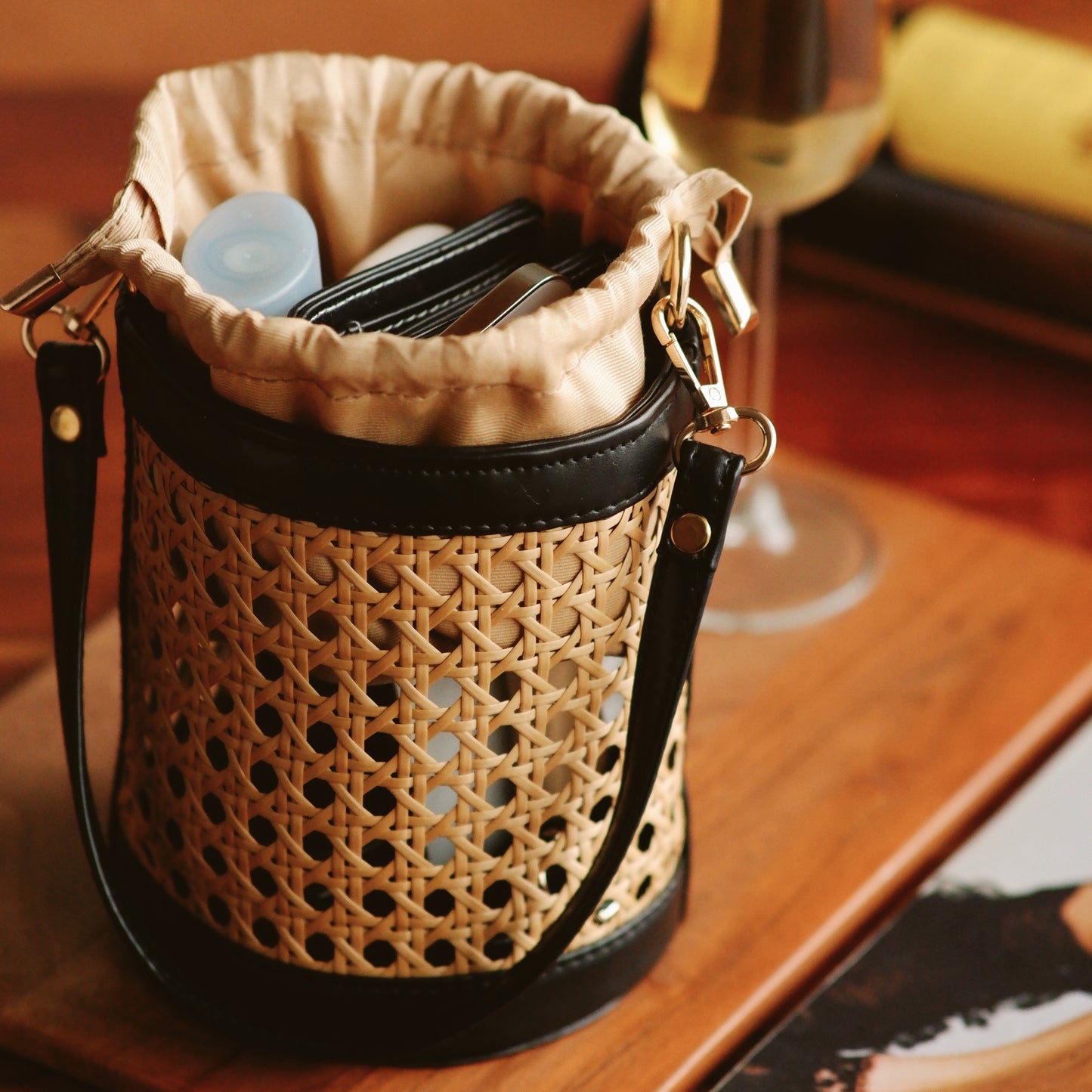 Rattan Weave Bucket Bag - Black