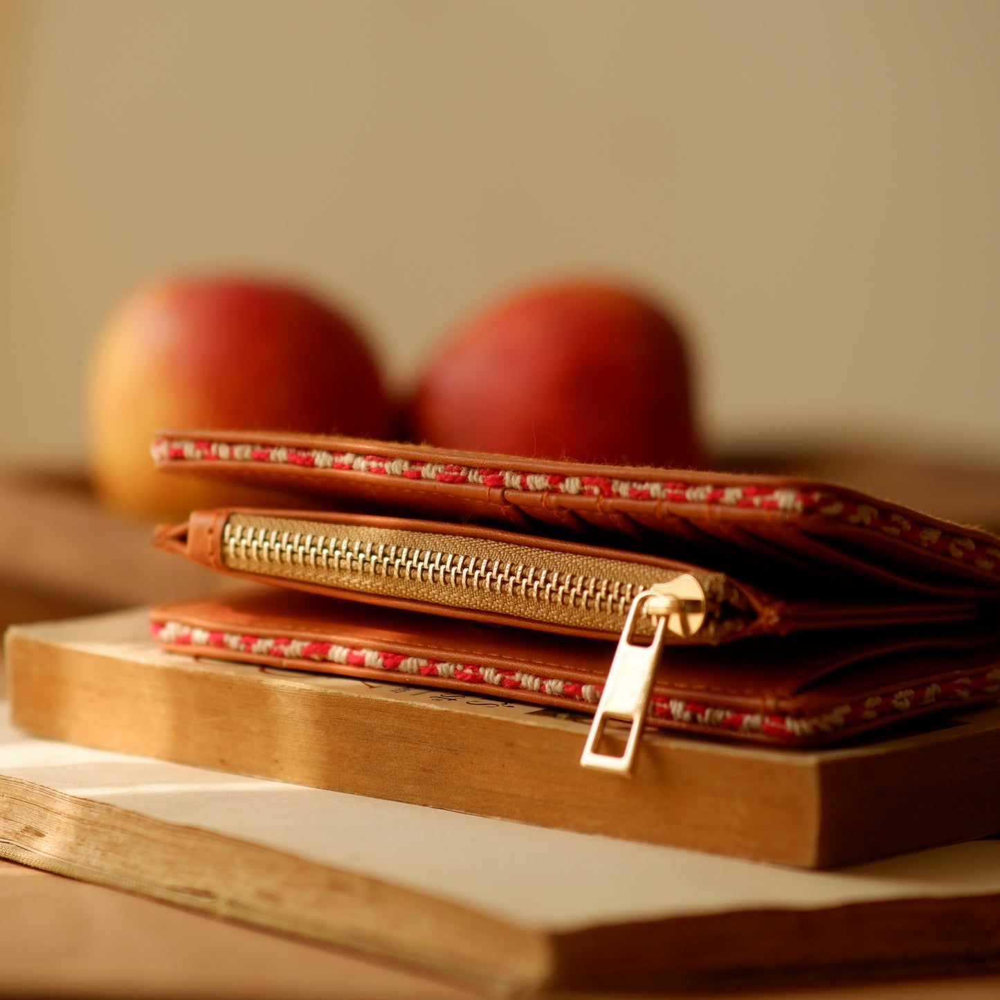 The Pochette Mini - Apple Cinnamon